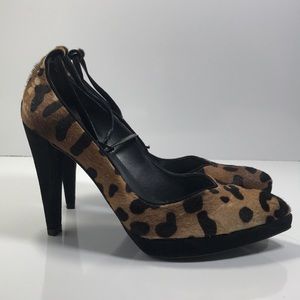 Stuart Weitzman Leopard Ankle Strap Pump Size 8.5